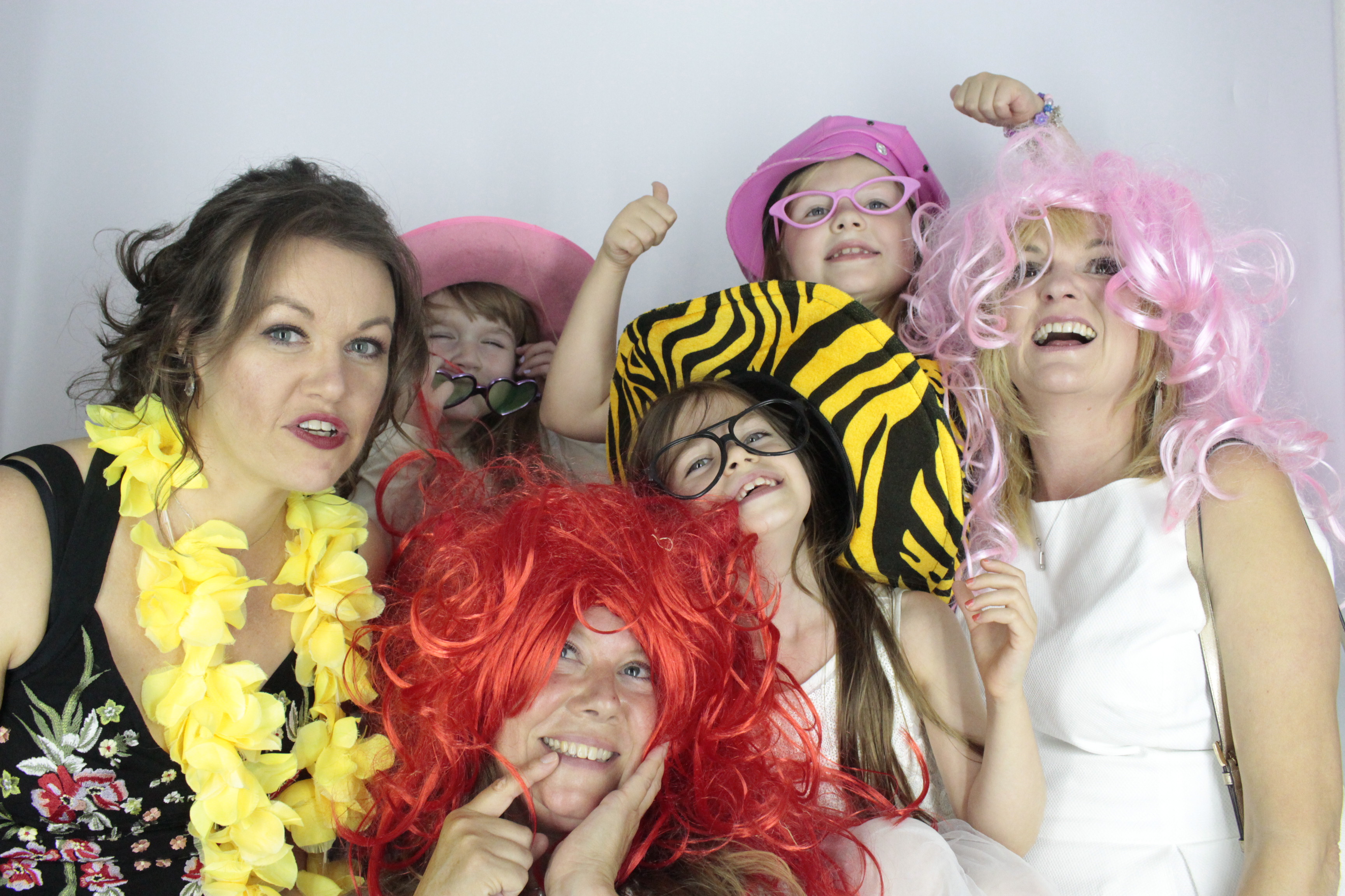 Nadine 40th Birthday  | View more photos from the event at gallery.myphotoboothexperience.co.uk/u/MyPhotoBoothExperienceLtd/Nadine-40th-Birthday